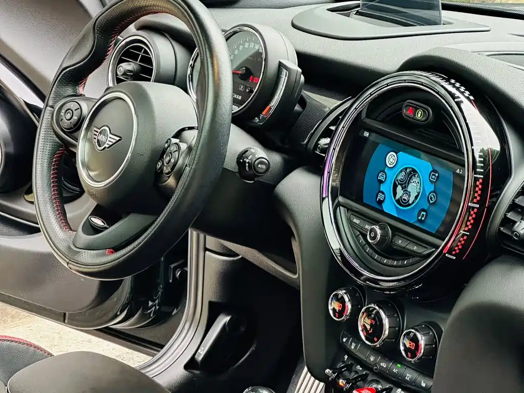 MINI JCW 2019 — фото 12