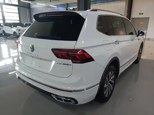 Volkswagen Tiguan L Plug-In Hybrid 2023