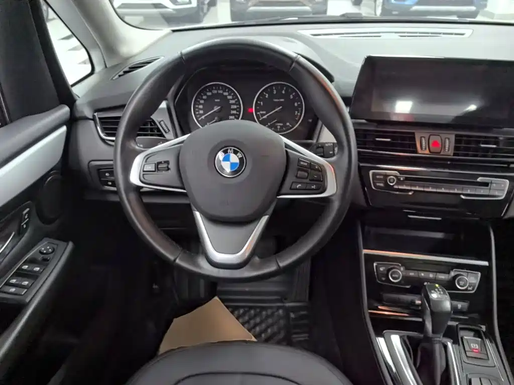 BMW 2 Series Station Wagon 2015 — фото 11