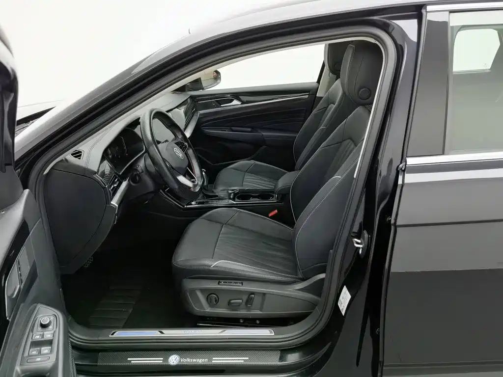 Volkswagen Passat Plug-In Hybrid 2023 — фото 10