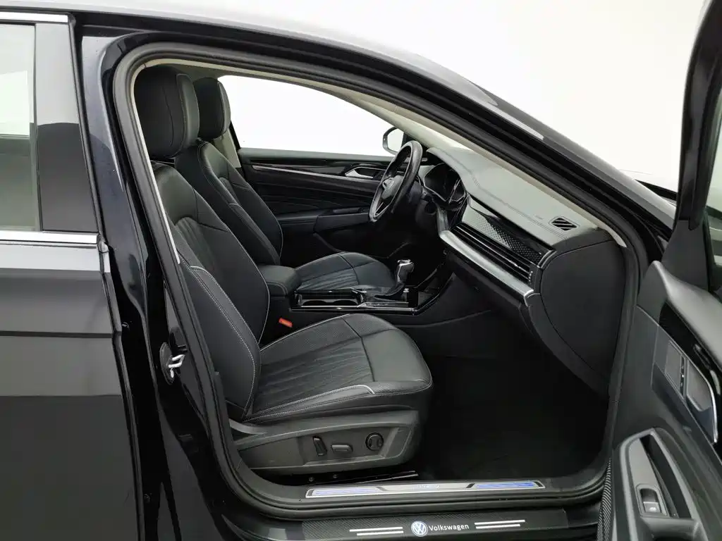 Volkswagen Passat Plug-In Hybrid 2023 — фото 23