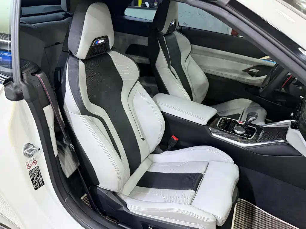 BMW M4 2025 — фото 10