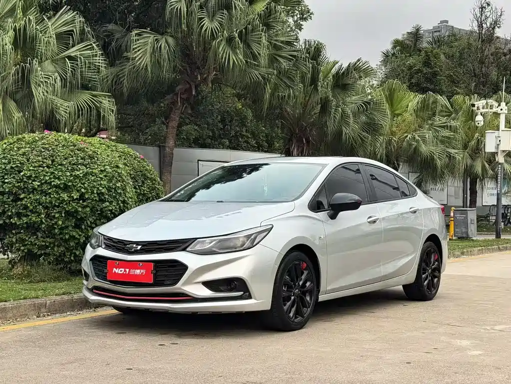 Chevrolet Cruze 2018 — фото 1