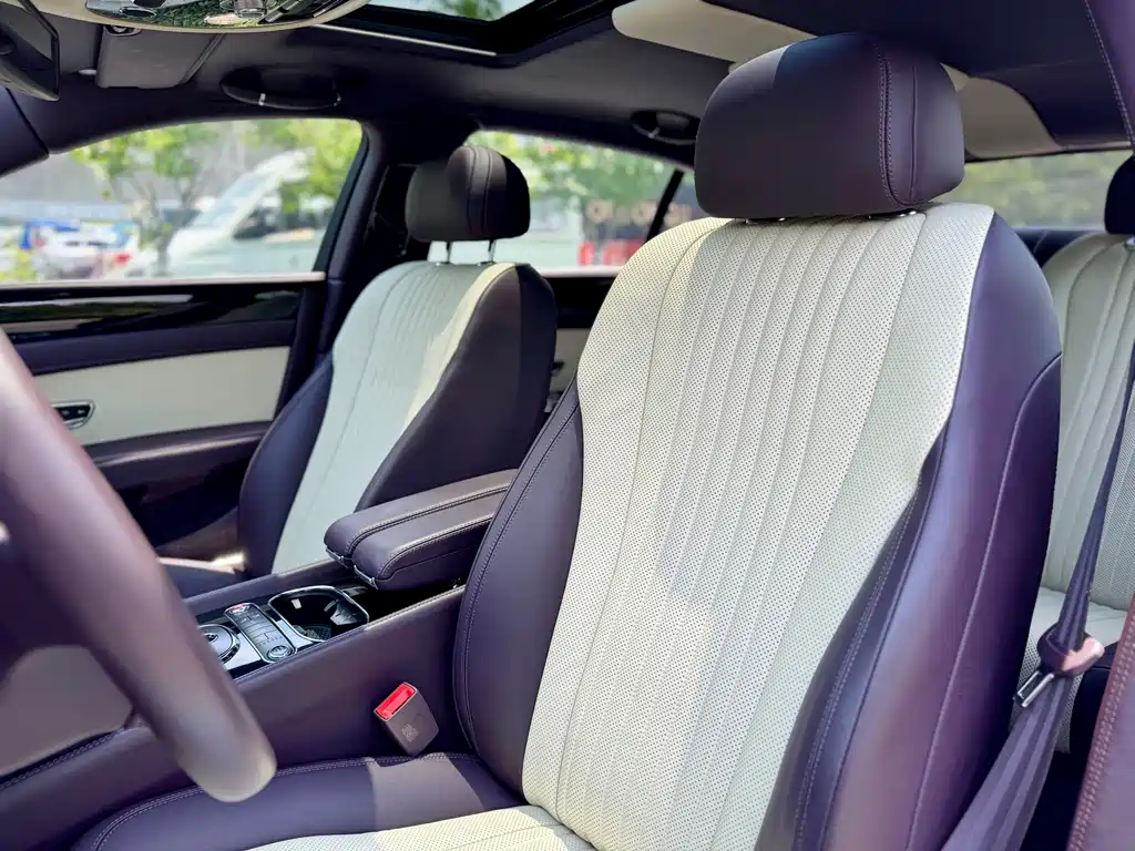 Bentley Flying Spur 2020 — фото 12