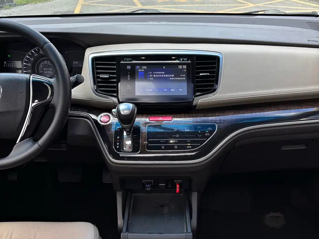 Honda Odyssey 2015 — фото 15