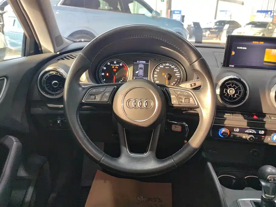 Audi A3 2018 — фото 15