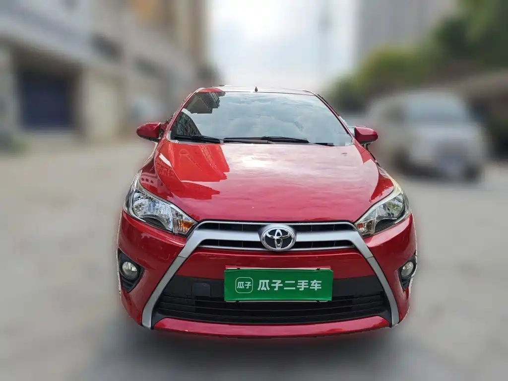 Toyota Yaris L 2015 — фото 2