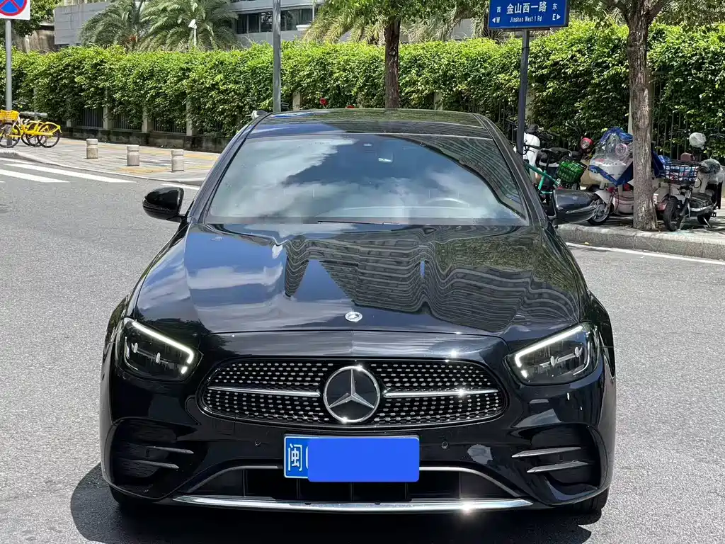 Mercedes-Benz E-Class 2023
