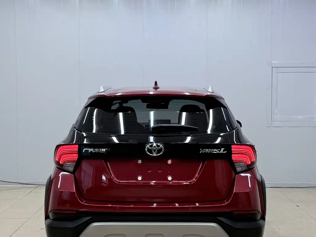Toyota Yaris L 2022