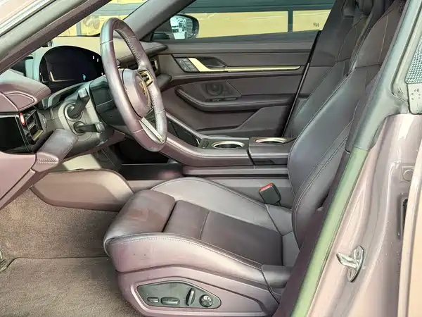 Porsche Taycan 2023