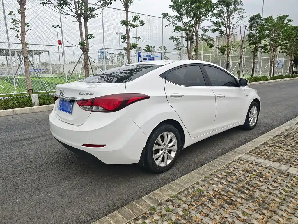 Hyundai Elantra Langdong 2017 — фото 4