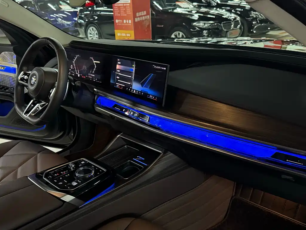 BMW 7 Series 2023 — фото 16