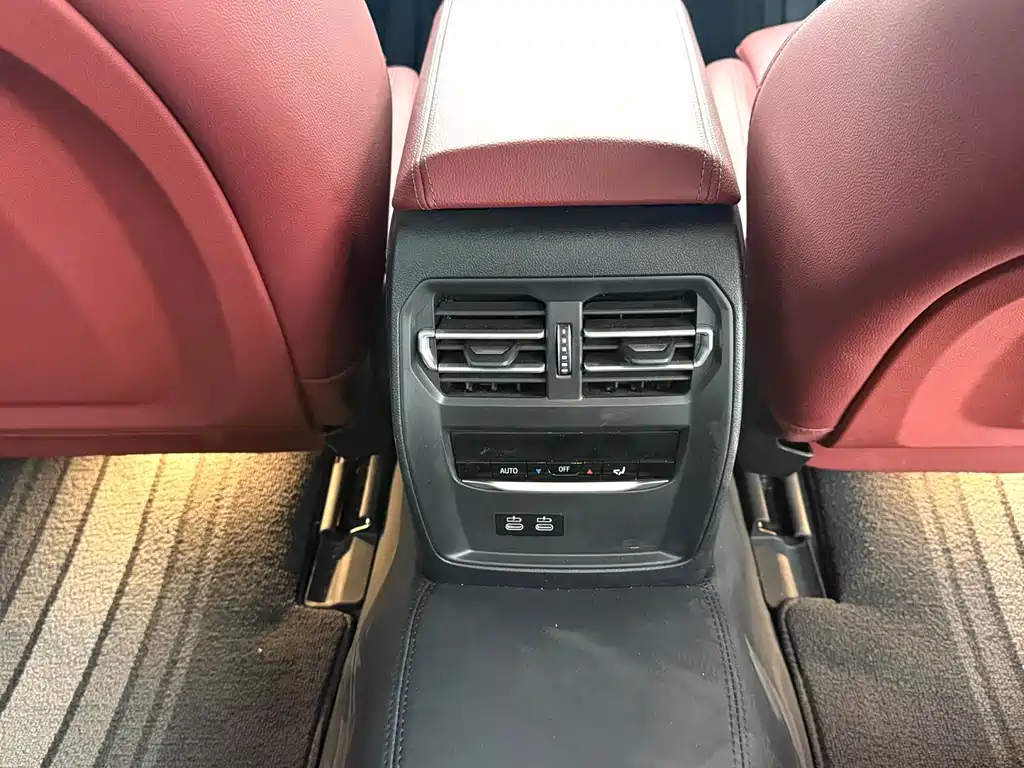 BMW i3 2024