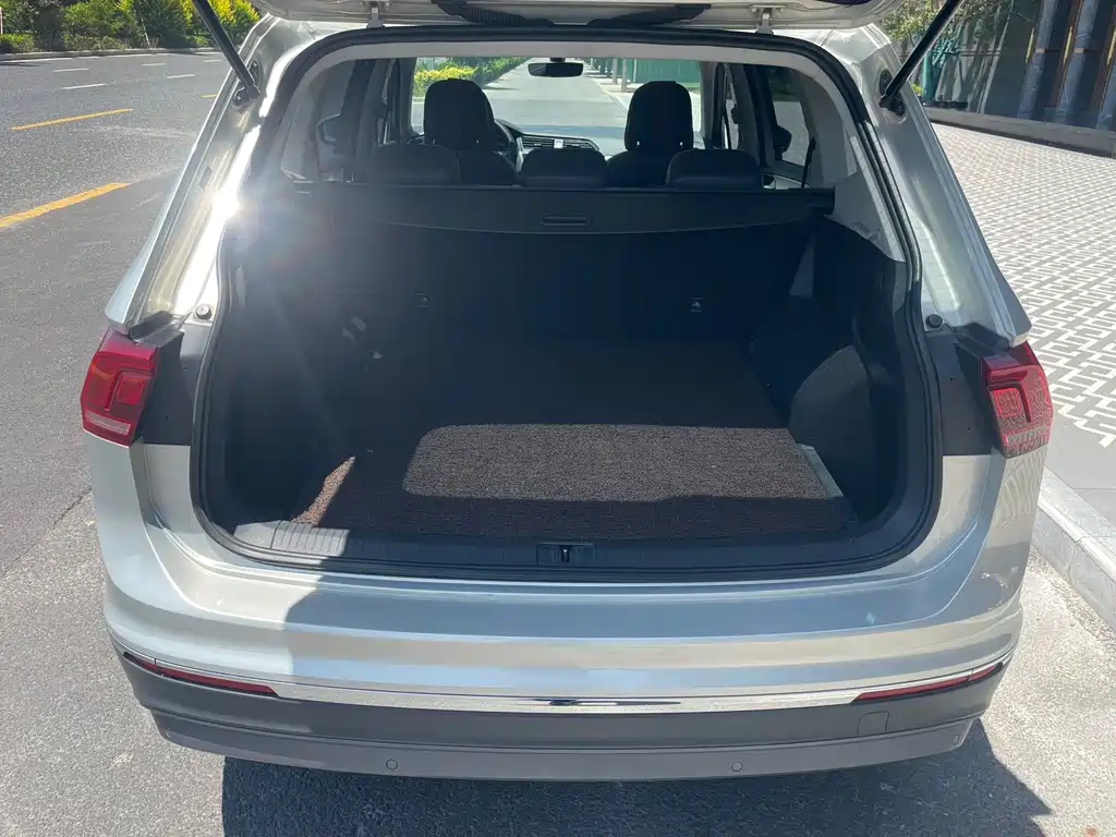 Volkswagen Tiguan L 2017 — фото 16
