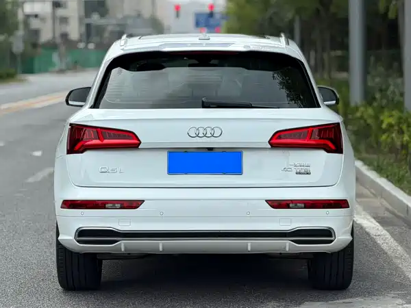 Audi Q5L 2021