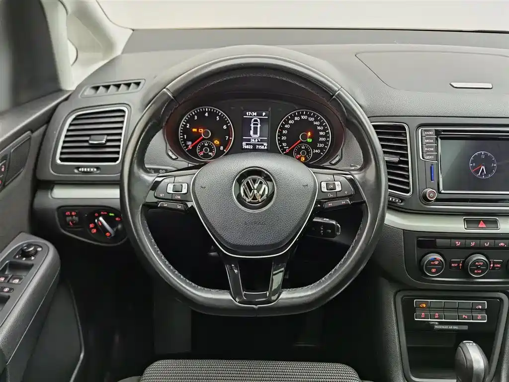 Volkswagen Sharan 2018 — фото 11