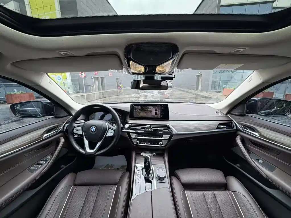 BMW 5 Series 2021