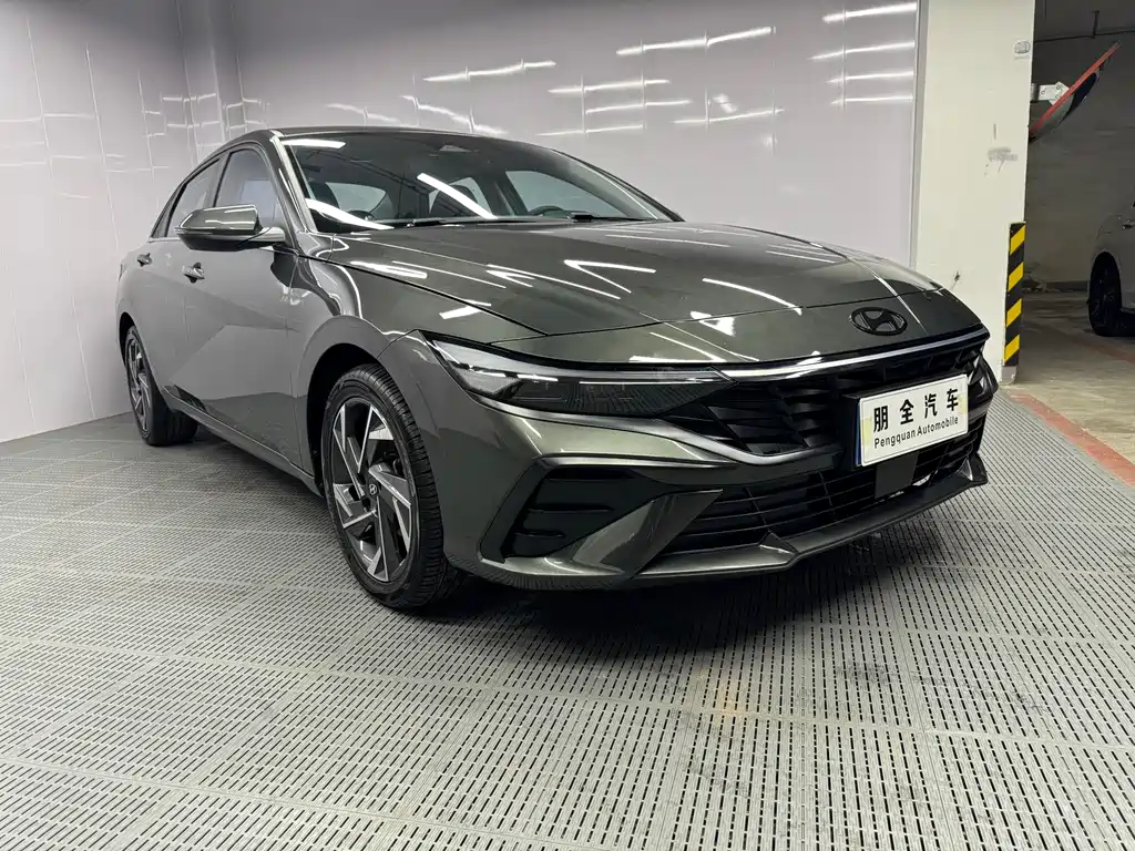 Hyundai Elantra 2023 — фото 3
