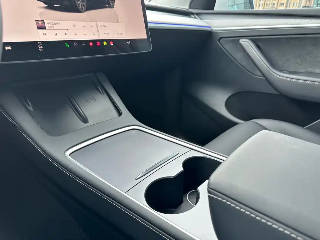 Tesla Model Y 2024 — фото 19