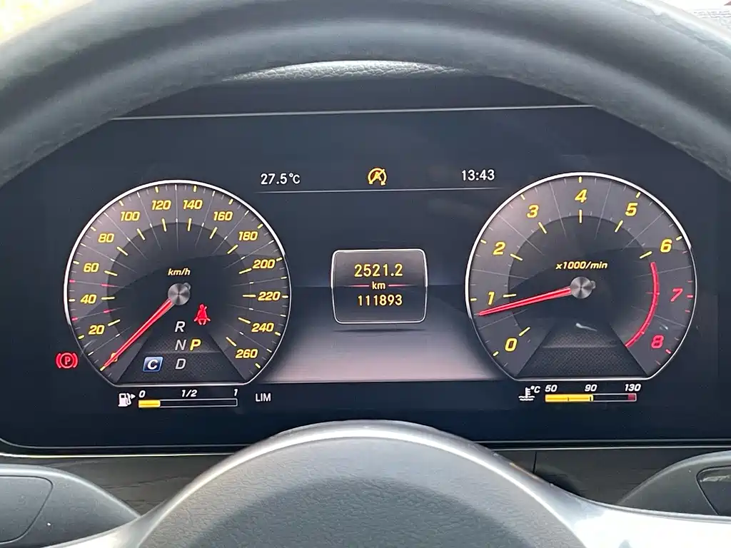 Mercedes-Benz E-Class 2020 — фото 15