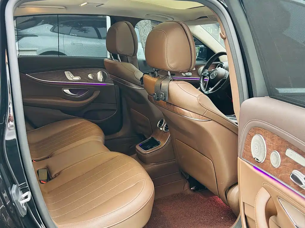 Mercedes-Benz E-Class 2022 — фото 12