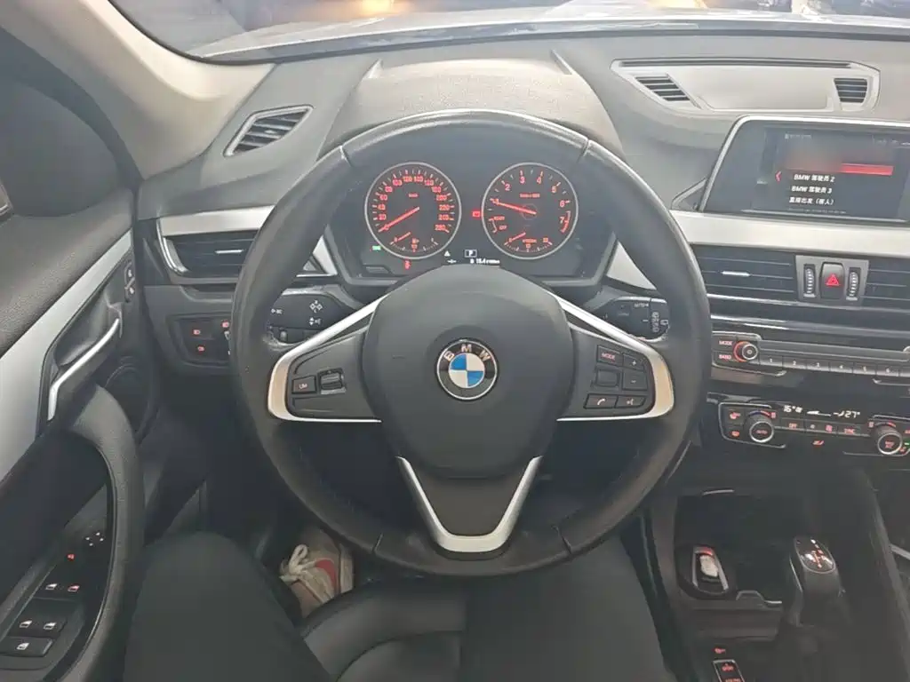 BMW X1 2017 — фото 11