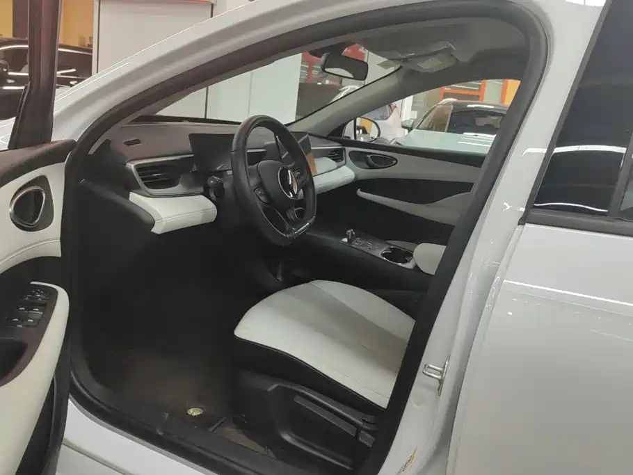 BYD Seal 05 DM-i 2025 — фото 9