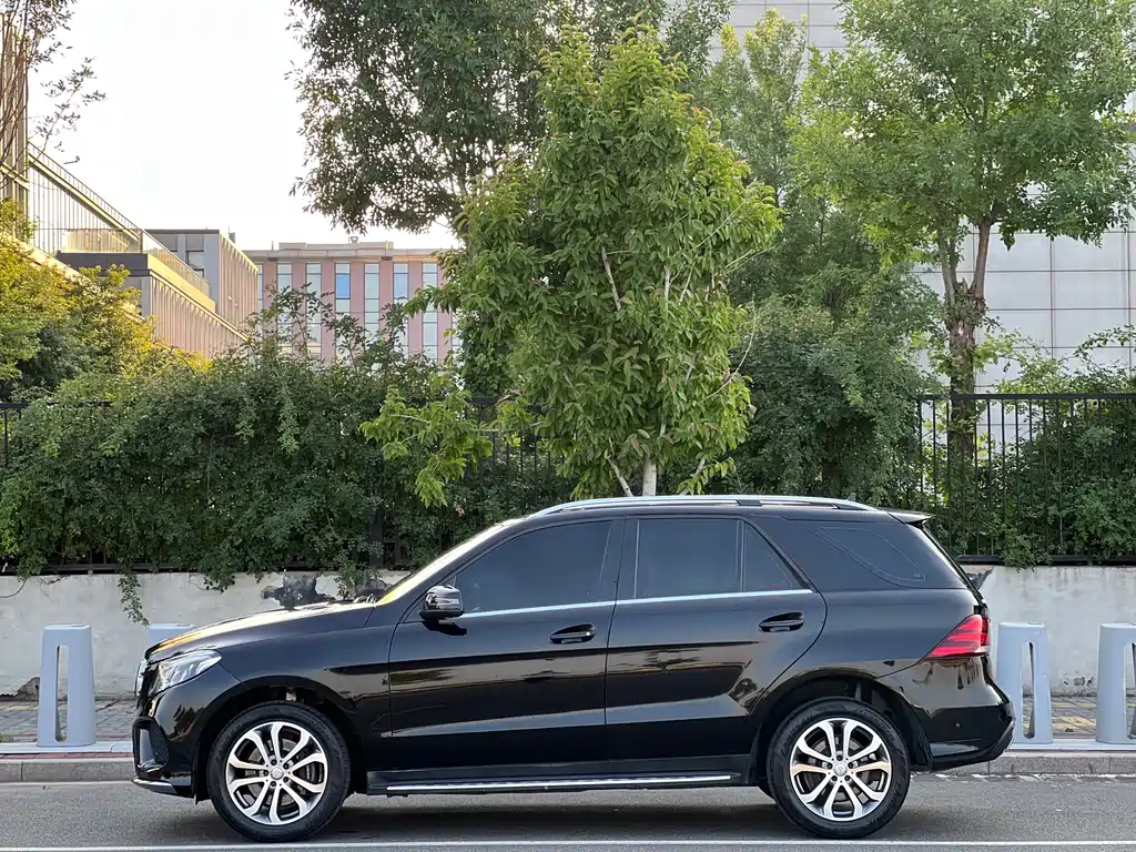 Mercedes-Benz GLE 2016