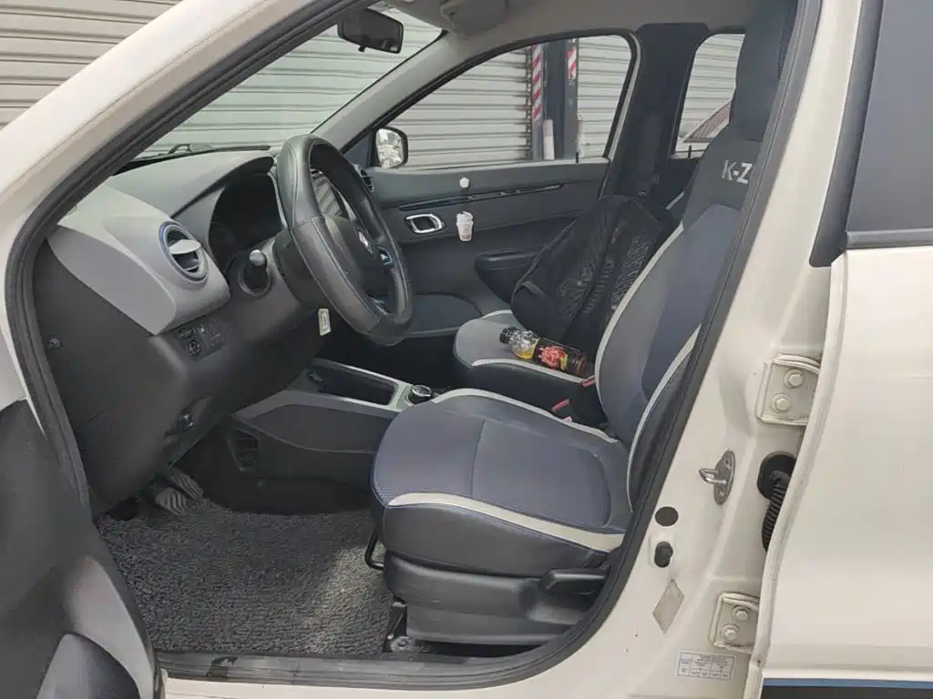 Renault Eno 2020 — фото 15