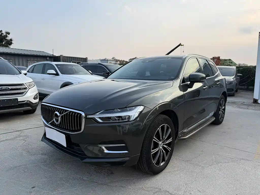 Volvo XC60 2020 — фото 1