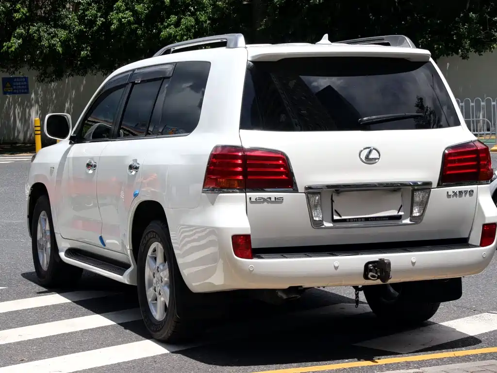 Lexus LX 2012 — фото 16