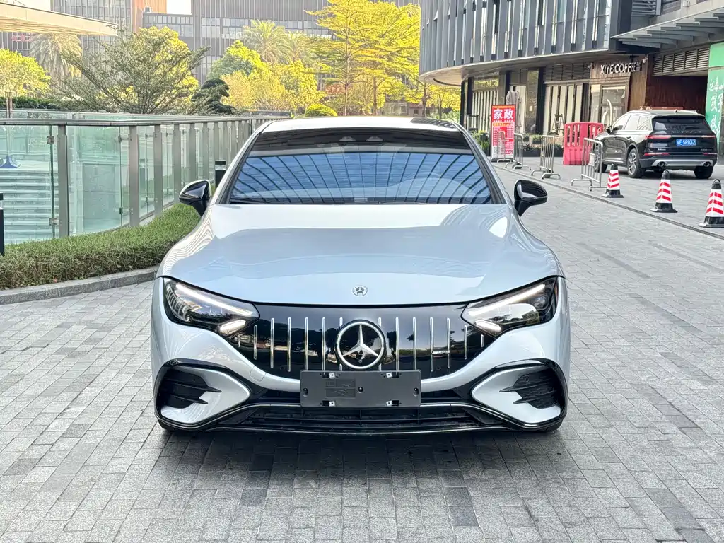 Mercedes-Benz EQE AMG 2023 — фото 2