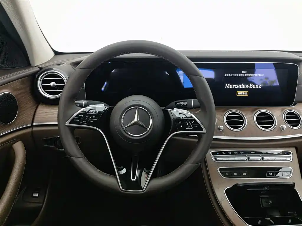 Mercedes-Benz E-Class 2022 — фото 11