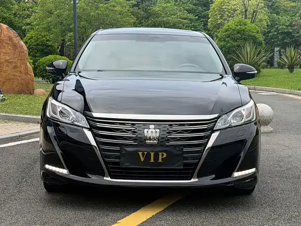 Toyota Crown 2018