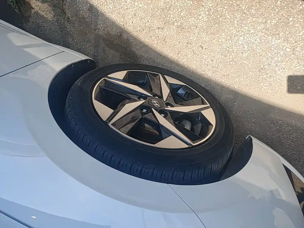 Hyundai Elantra 2021 — фото 23