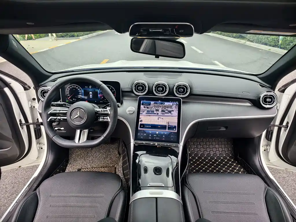 Mercedes-Benz C-Class 2023 — фото 10