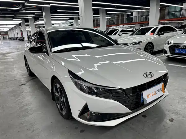 Hyundai Elantra 2021
