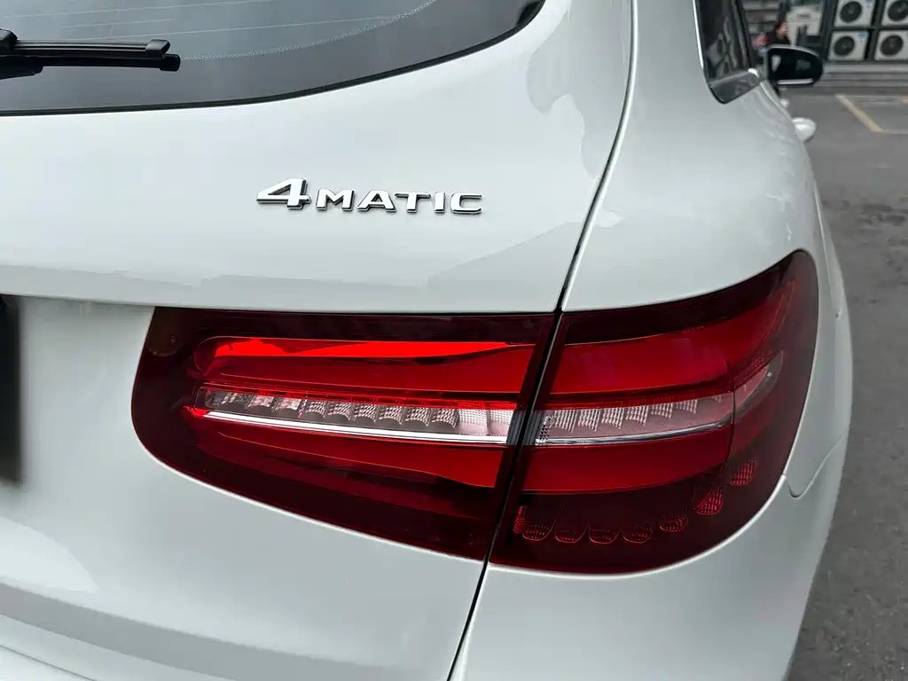 Mercedes-Benz GLC 2017 — фото 17