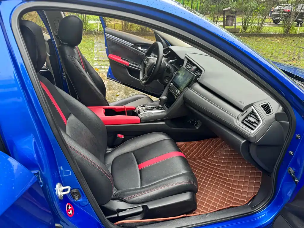 Honda Civic 2017 — фото 17