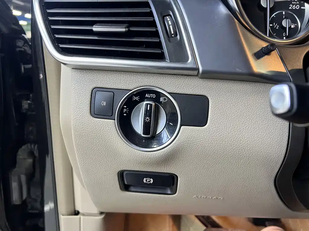 Mercedes-Benz M-Class 2014 — фото 17