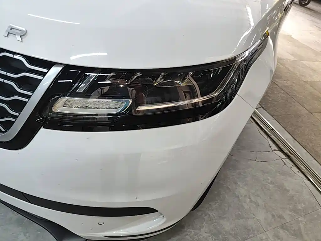 Land Rover Velar 2023 — фото 24