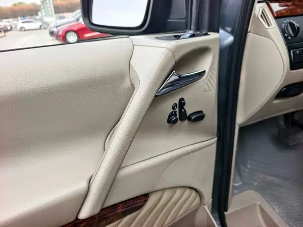 Mercedes-Benz Viano 2013