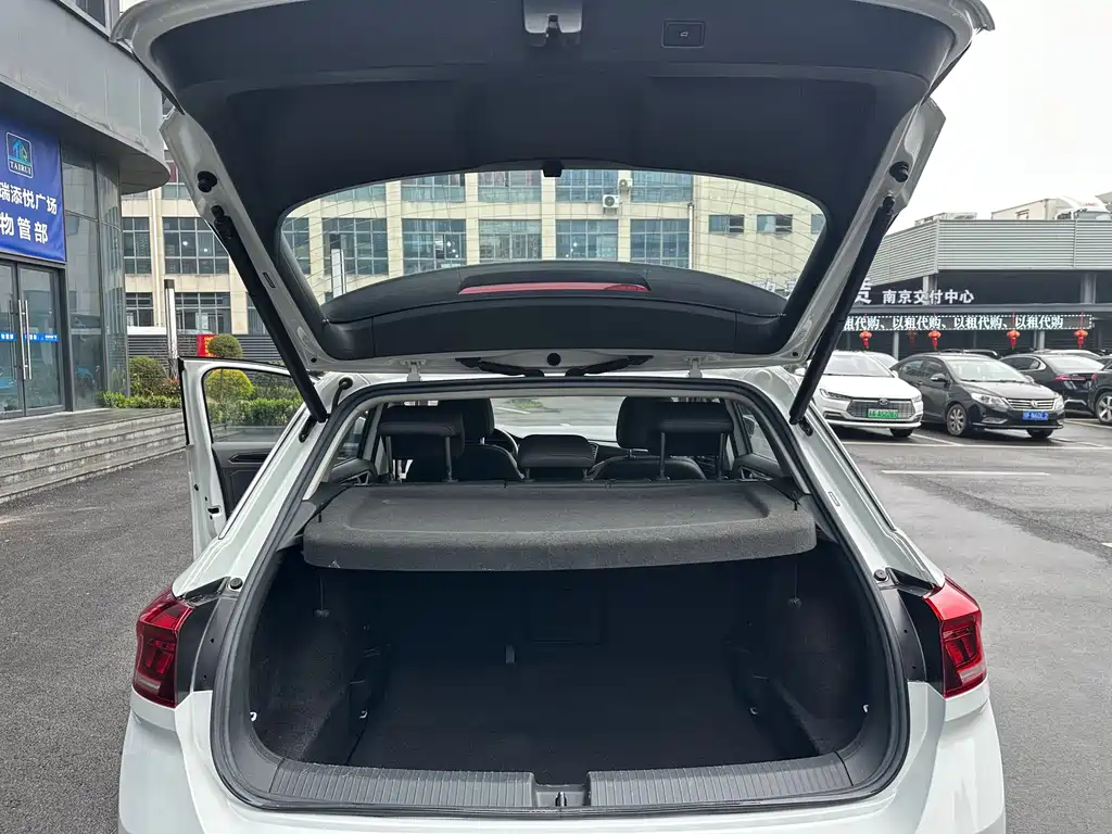 Volkswagen T-Roc 2020 — фото 13