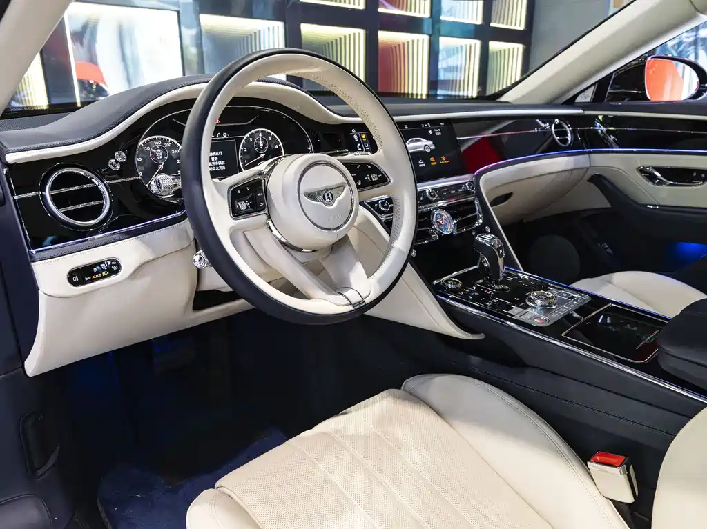Bentley Flying Spur 2024 — фото 14