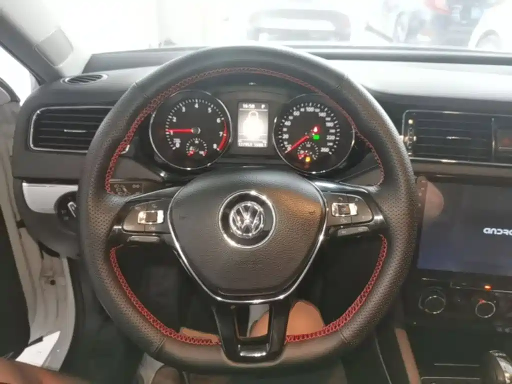 Volkswagen Sagitar 2017 — фото 11