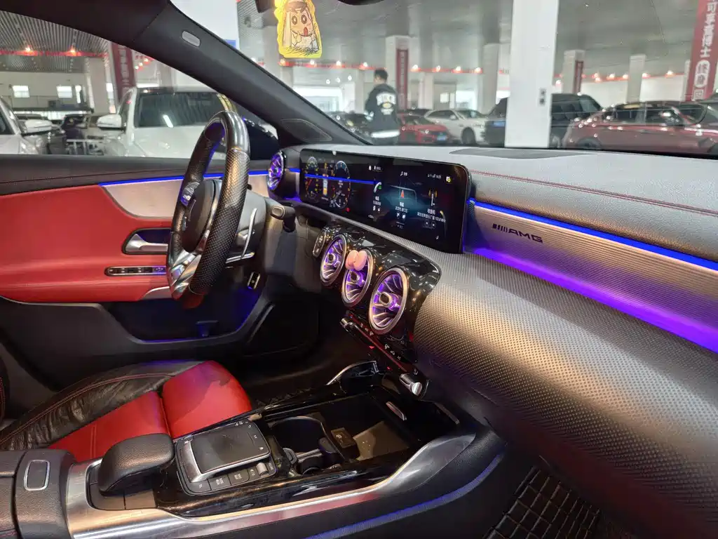 Mercedes-Benz A-Class AMG 2020 — фото 12