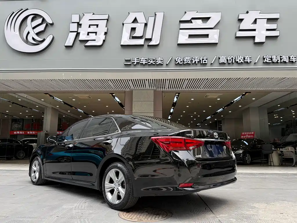Toyota Crown 2016 — фото 16
