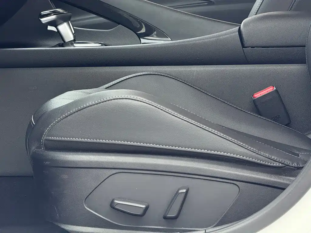 Hyundai Elantra 2023 — фото 19