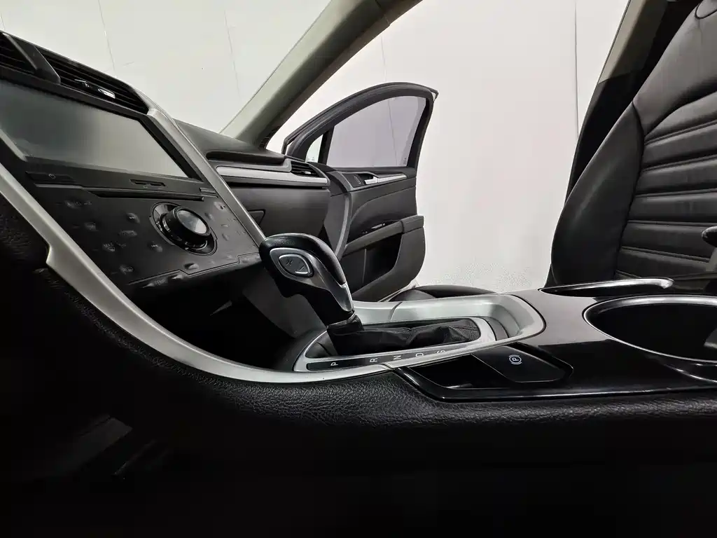 Ford Mondeo 2015 — фото 12