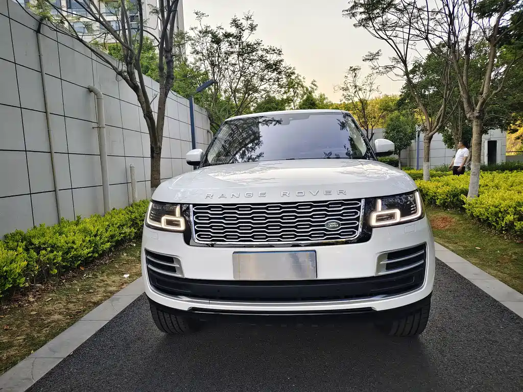 Land Rover Range Rover 2019 — фото 2